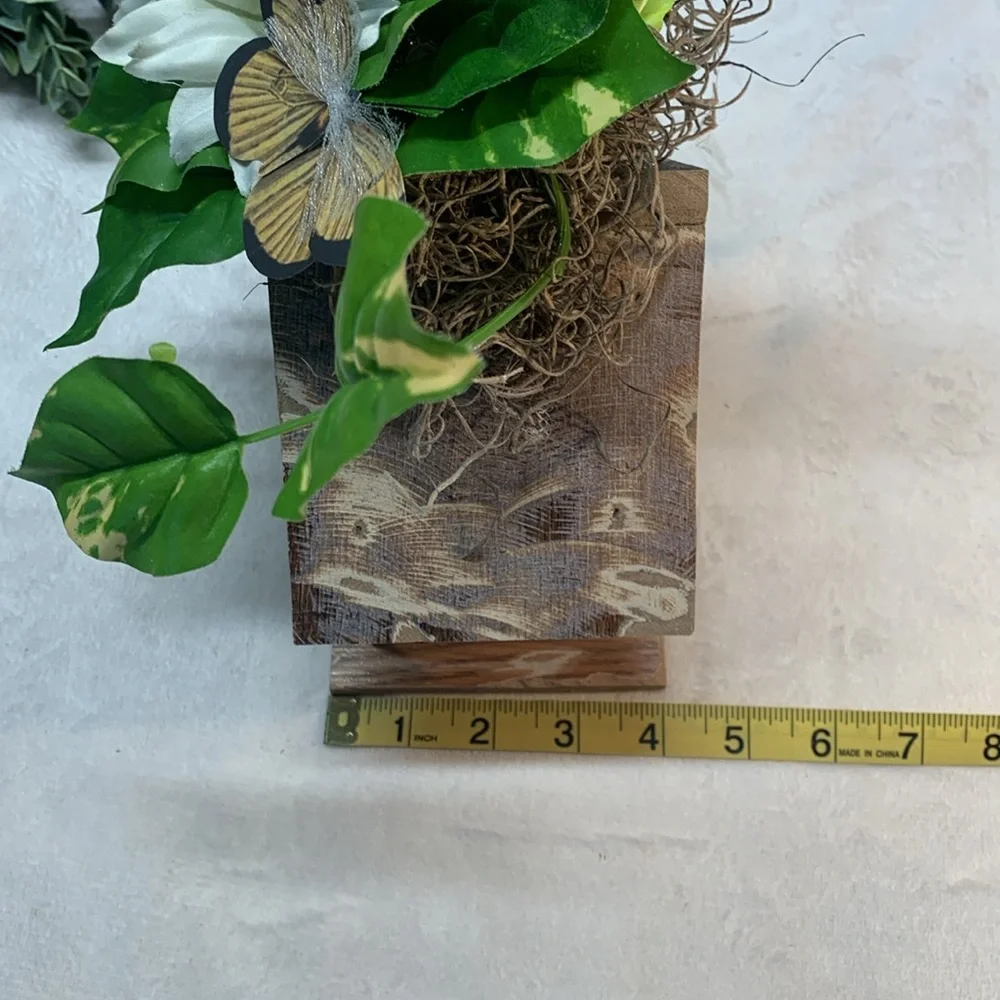 Mom Mothers Day floral flower birdhouse decor.